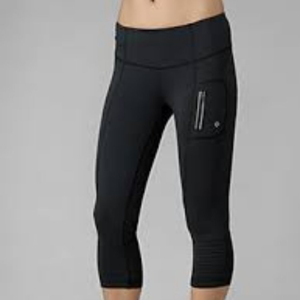 RARE. Run Fast Crop size 6 lululemon
